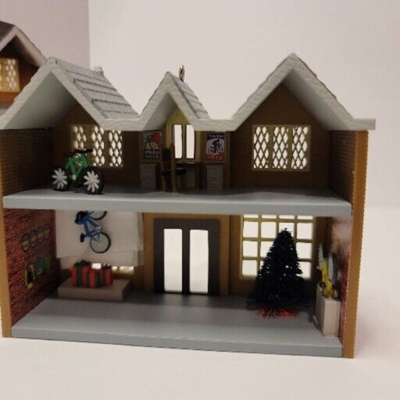 2022 Hallmark Christmas Ornament Keepsake Korners Bicycle Shop #39 Nostalgic - Picture 11 of 12